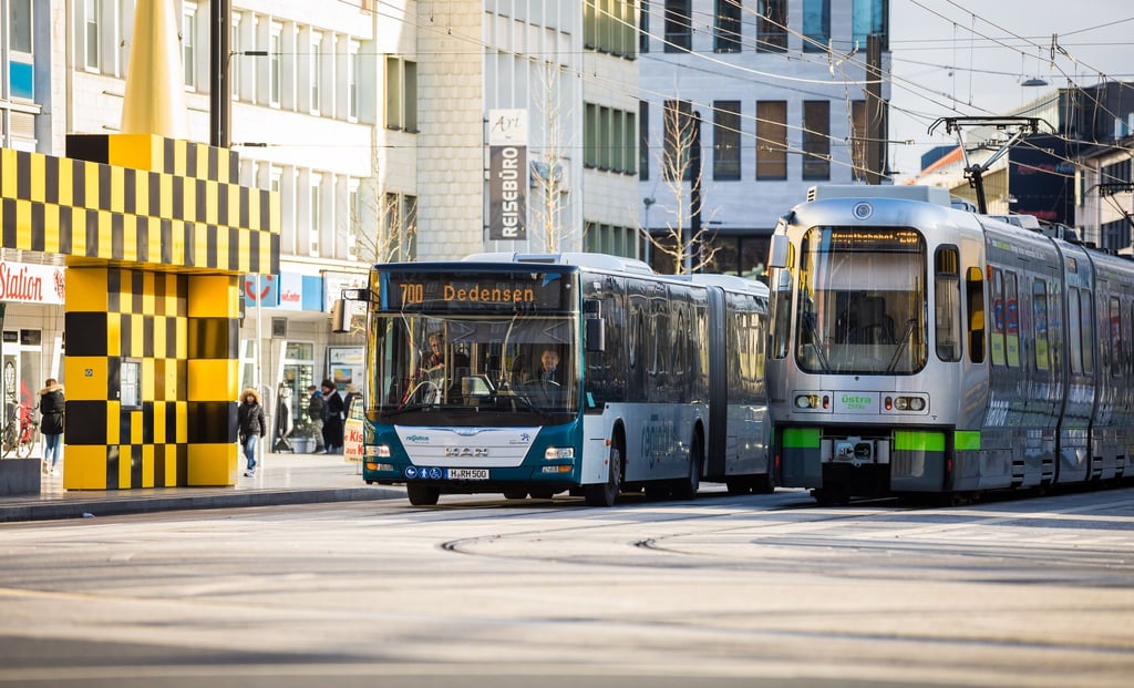 Kommunale Spitzenverbände und Verkehrsverbünde haben eine gemeinsame Erklärung abgegeben. (Symbolbild)