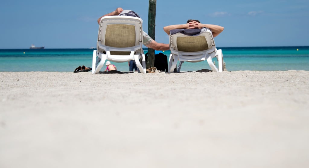 Laptop zu Hause lassen, Smartphone ausschalten: Wer sich im Urlaub wirklich erholen will, muss Grenzen setzen.