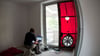 Beim Blower-Door-Test wird die Luftdichtheit eines Gebäudes gemessen, um festzustellen in welchem Umfang und wo ein Haus Energielecks aufweist.