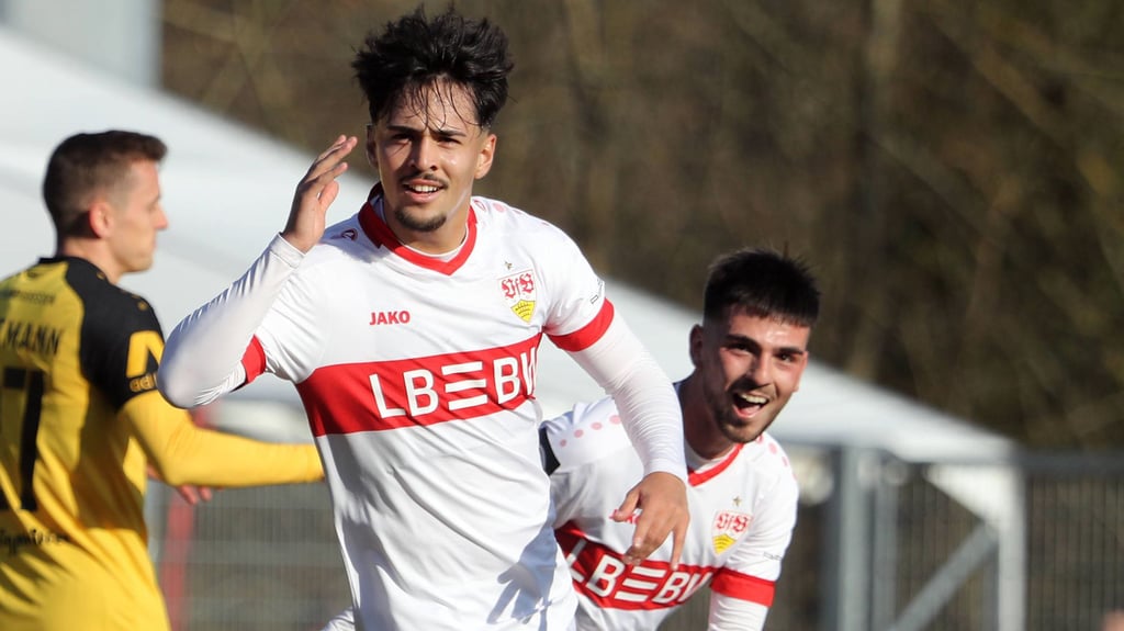 Laurin Ullrich (li.) und Samuele di Benedetto spielten unter Markus Fiedler beim VfB Stuttgart II.