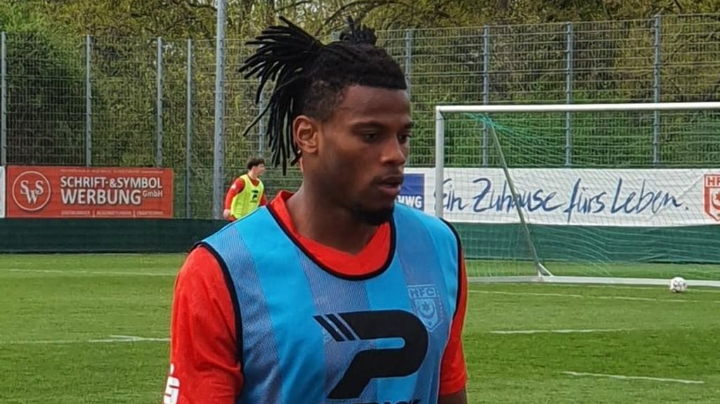 Americo Neves vom VfL Halle war beim HFC im Probetraining. Jetzt wechselt er aber zum BFC Dynamo nach Berlin.