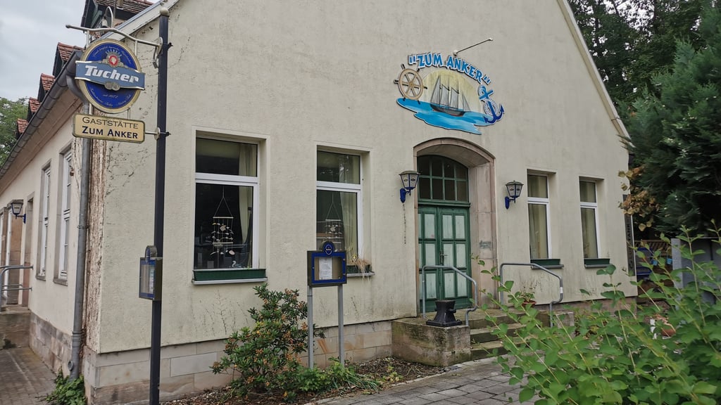 Die Gaststätte "Zum Anker" am Schiffshebewerk Magdeburg-Rothensee steht wieder zum Verkauf. Seit 2021 ist das beliebte Ausflugslokal geschlossen.