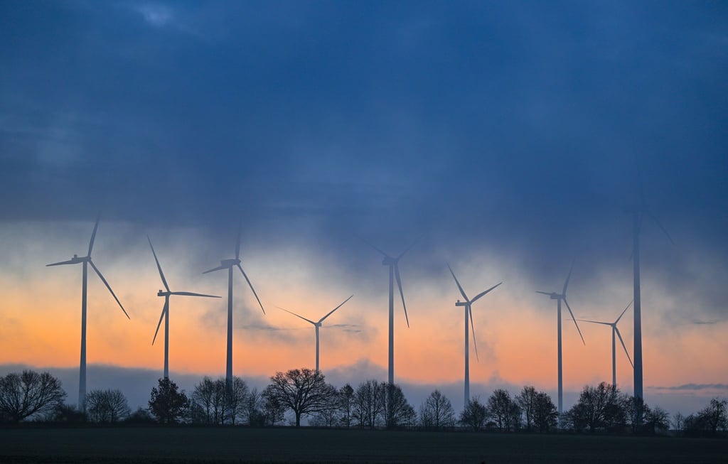 In Berlin ist die Diskussion über künftige Standorte von neuen Windkraftanlagen nicht beendet. (Archivfoto)