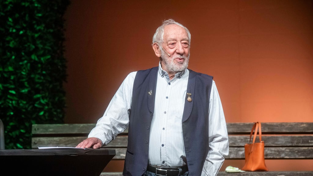 Put on trial: Hallervorden attacks Merz after comments on Israel
