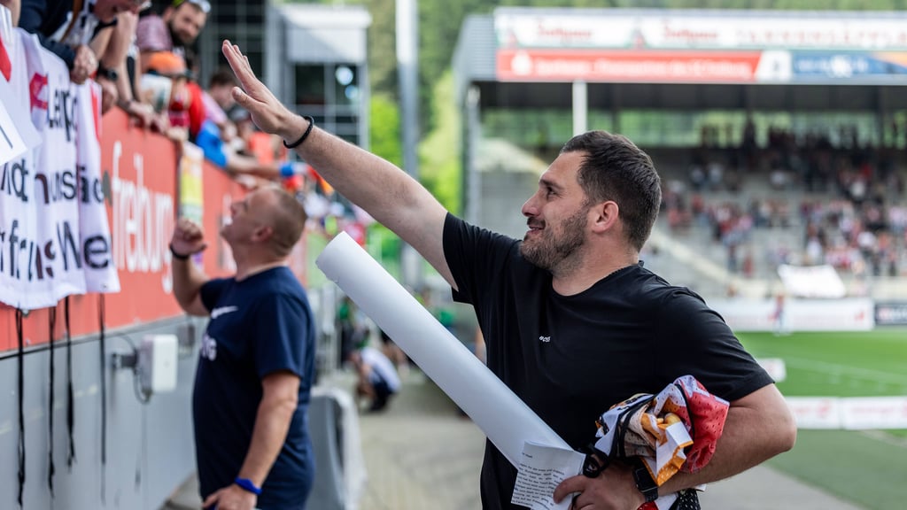 Saban Uzun bei seinem Abschied als Trainer der Frauen von RB Leipzig.