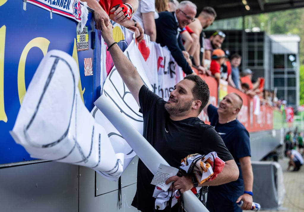 Saban Uzun bei seinem Abschied als Trainer der Frauen von RB Leipzig.