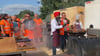 TikTok-Koch Singh Laly von "Das Elb" grillt für Bauarbeiter beim Abriss der Ringbrücke am Damaschkeplatz in Magdeburg