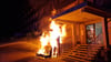 Vor dem Wohnblock in der Bodestraße in Halle ging Unrat in Flammen auf.