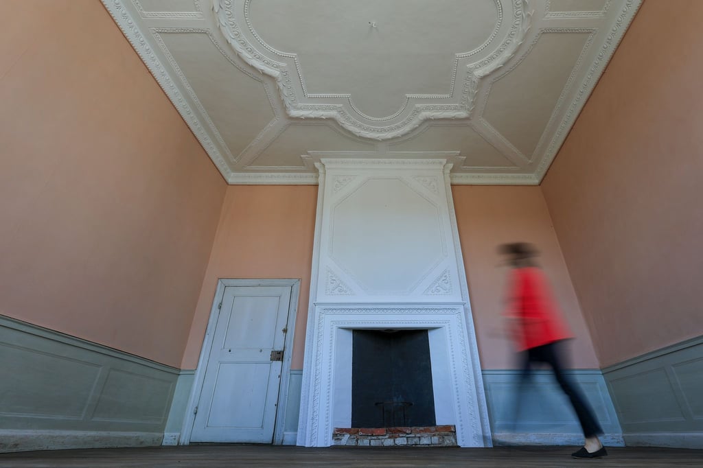 Restaurierte Wandoberflächen des Bauhauskünstlers Hinnerk Scheper im Schloss Oranienbaum.