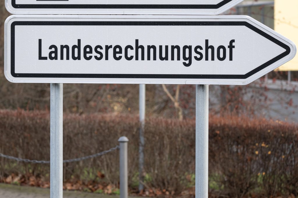 Der Landesrechnungshof stellt den ersten Band seines Jahresberichtes in Dresden vor (Symbolbild).