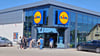 Auffällig an dem Neubau des Lidl-Marktes in der Halleschen Straße in Eisleben ist die große Glasfront des Discounters.&nbsp;