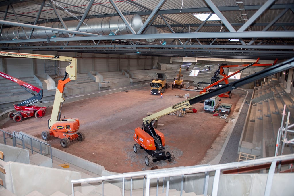 Im neuen Eisdom läuft derzeit die Ausbauphase.