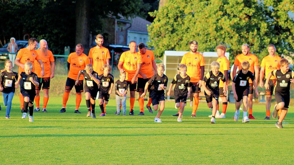 Das Team von "Schulle &amp; Friends" geht im Salzlandkreis auf Sommertour.