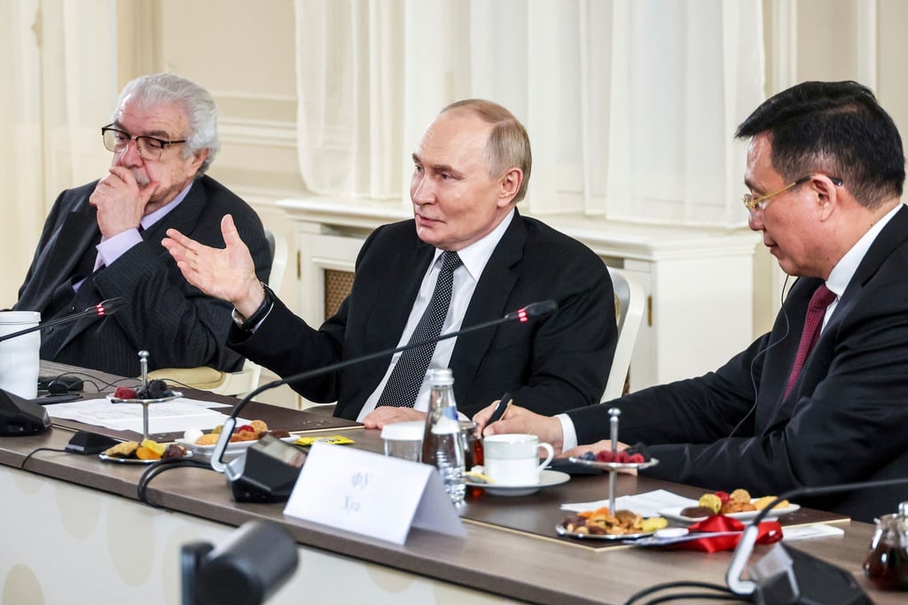 Beim Wirtschaftsforum in St. Petersburg trifft Putin traditionell Vertreter der großen Nachrichtenagenturen.