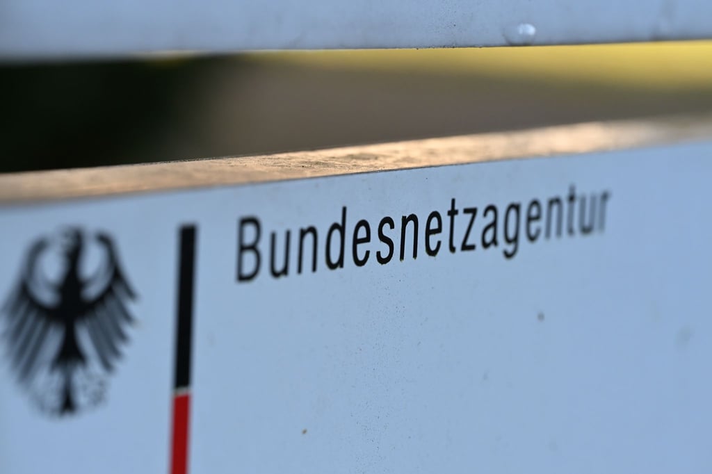 Die Bundesnetzagentur kann eine Anlaufstelle für Verbraucherinnen und Verbraucher sein, die Ärger mit Brief- oder Paketsendungen haben. Sie ist aber nicht die einzige.
