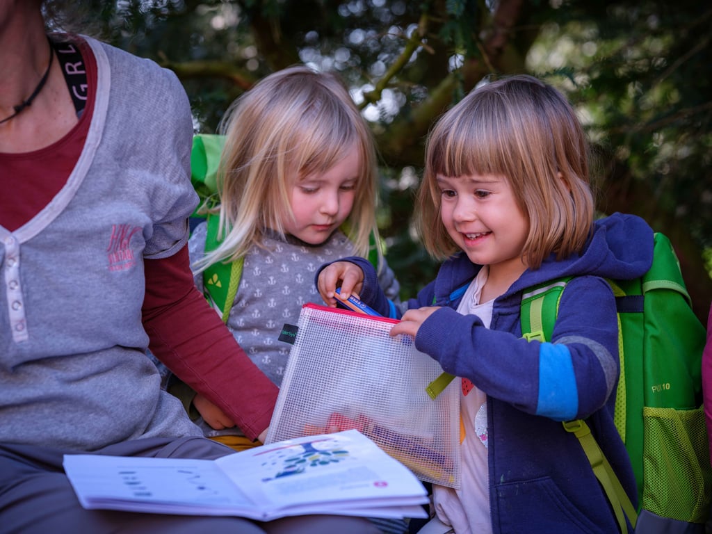 Kinder gehen auf Entdeckungstour in Dessau-Wörlitz.