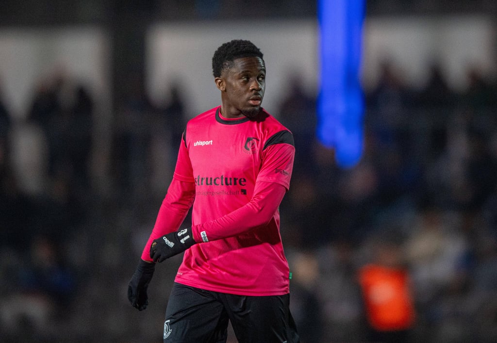 Malick Sanogo bejubelt seinen Treffer - damals noch im Trikot von VSG Altglienicke.