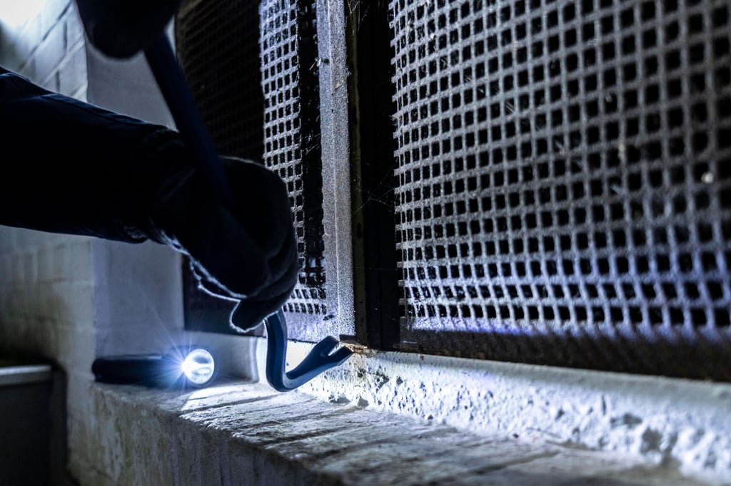 In Wittenberg sind zwei Täter in ein Verkaufshäuschen eingebrochen.
