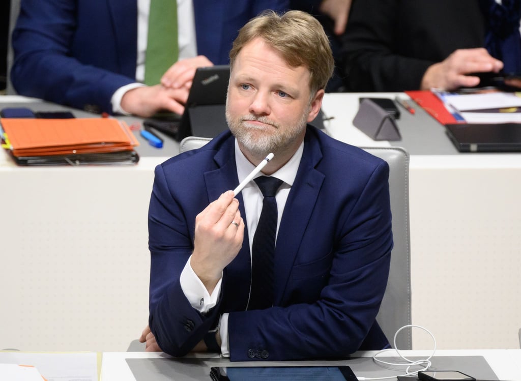 Seit gut zweieinhalb Jahren Finanzminister: Heere nannte Erfolge, aber auch Defizite im öffentlichen Dienst. (Archivbild)