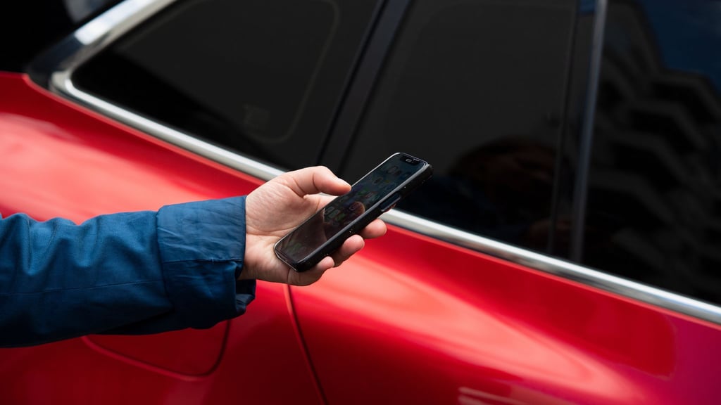 Clever parken per App: Ob Start, Stopp oder Verlängerung, alles geht direkt übers Smartphone, minutengenau und ohne Bargeld.