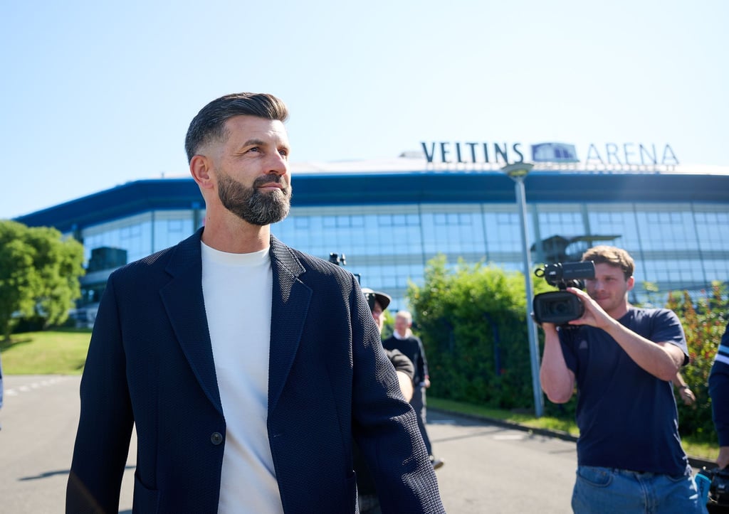 Miron Muslic hat sich offiziell auf Schalke vorgestellt.