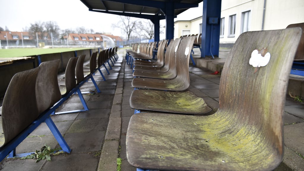 Das Heinrich-Germer-Stadion in Magdeburg-Sudenburg ist seit Jahren stark sanierungsbedürftig.