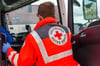 Der Mopedfahrer musste in ein Krankenhaus gebracht werden. 