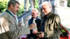 Bayerns Ministerpräsident Markus Söder überreicht Udo Wachtveitl und Miroslav Nemec den Preis.