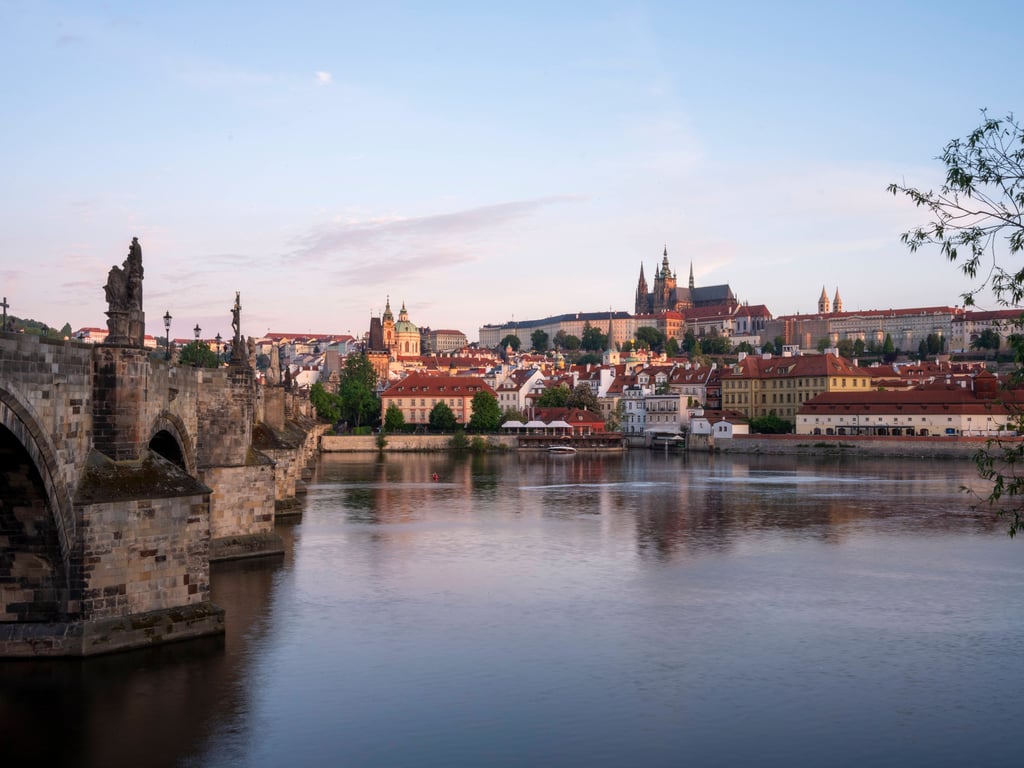 Die tschechische Hauptstadt Prag ist in diesem Jahr bisher das beliebteste Reiseziel aus Halle (Saale) und Magdeburg mit dem Fernbus.