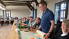 In der Mai-Sitzung des Stadtrats Osterwieck hat Rohrsheims Ortsbürgermeister Hans-Jörg Gifhorn einen Brief der ortsansässigen Kita-Kinder vorgelesen, mit dem sie für den Erhalt ihres Kindergartens kämpfen. Der Schließungsbeschluss steht nun am 26. Juni auf der Tagesordnung.