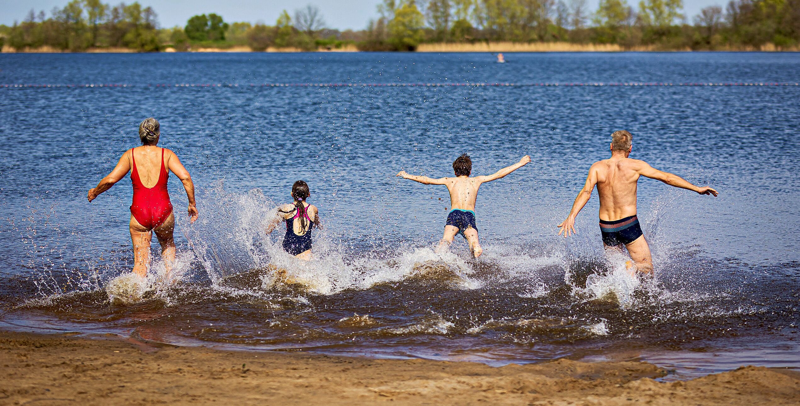 Schwimmunterricht im Bördeland: Fit für den Badesee