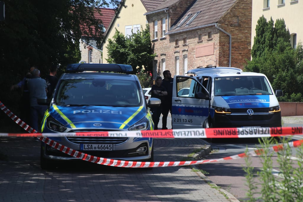 Die Polizei ist vor Ort in Nietleben im Einsatz.