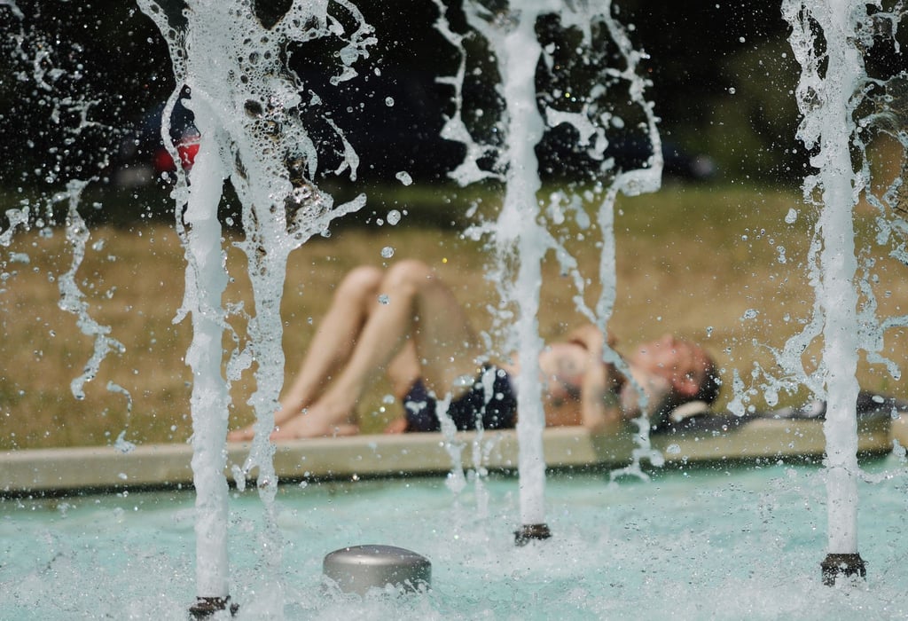 Vielen Menschen fanden am Samstag am Wasser etwas Abkühlung.