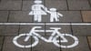 Auf gemeinsamen Fuß- und Radwegen besteht laut der Deutschen Verkehrswacht eine erhöhte Unfallgefahr. (Symbolbild)