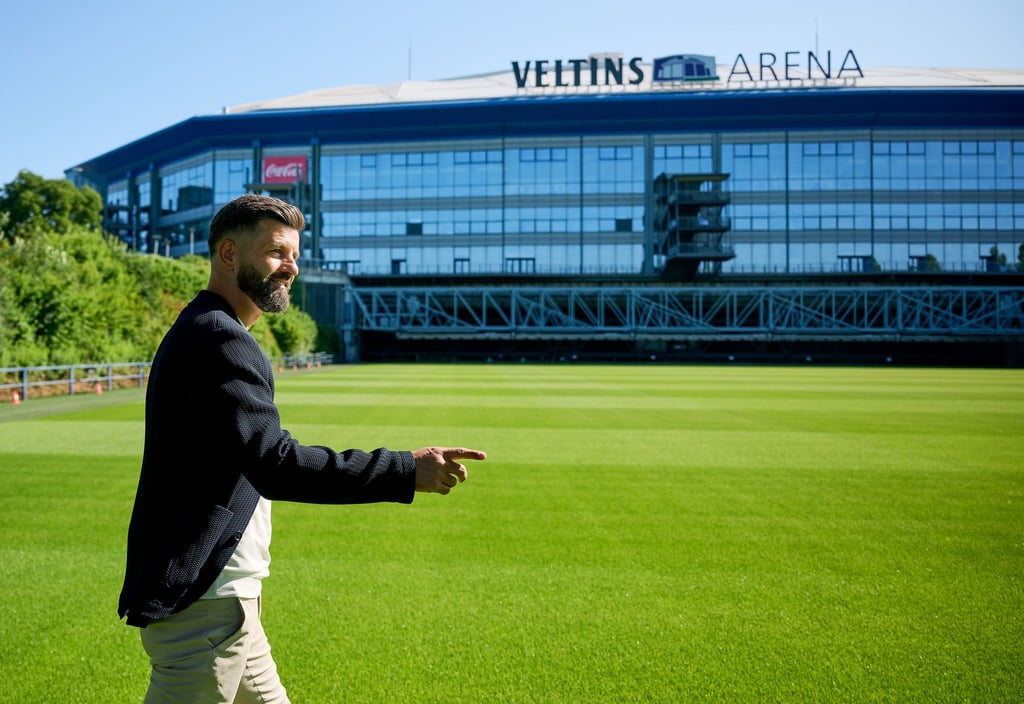 Miron Muslic schickte seine Spieler erstmals auf den Trainingsplatz.