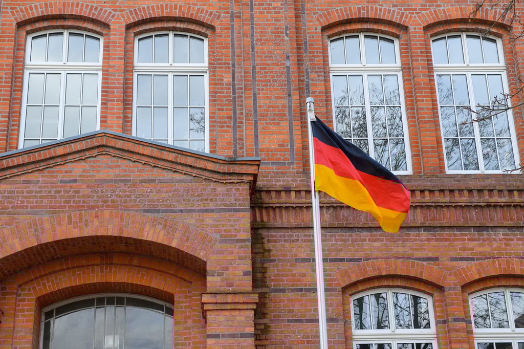 Sachsen-Anhalt debattiert über Flaggen an öffentlichen Gebäuden. (Archivbild)