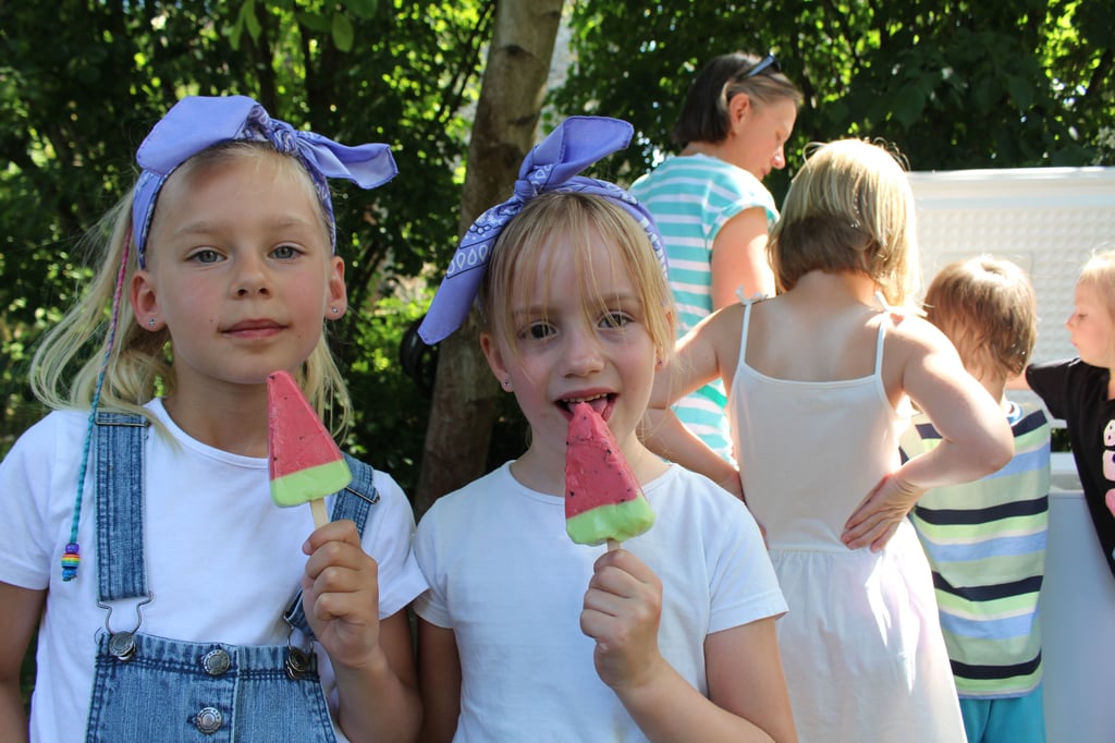 Für alle Kinder gab es vom Güterglücker Heimatverein ein Eis gratis beim Güterglücker Dorffest.