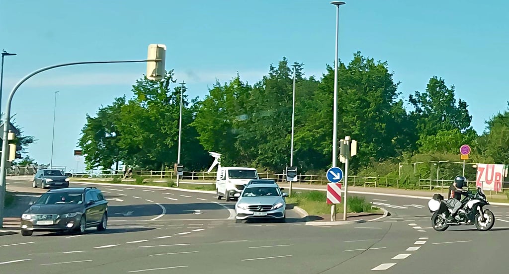 Die Brücke über den Elbe-Havel-Kanal am Wasserturm in Genthin wird täglich von Tausenden Fahrzeugen genutzt.