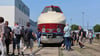 Schon bald soll der aufgearbeitete Zug wieder mit Passagieren auf der Schiene rollen.