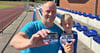 Andreas Kersten (links) und Oskar Breitenstein haben sich Karten für das Spiel vom Burger BC gegen den 1. FC Magdeburg am Mittwoch, 25. Juni 2025, gesichert.