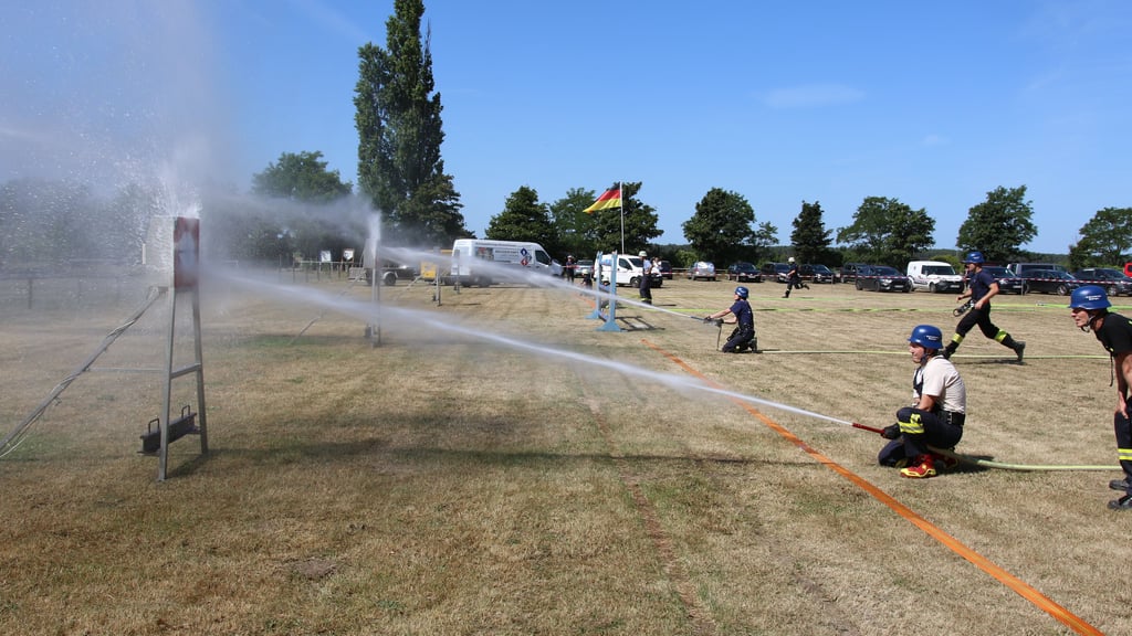 Das Ziel trafen beim Kreisausscheid auch die Kameraden der Freiwilligen Feuerwehr Badingen.