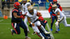 Berlins Spielmacher Jakeb Sullivan (Nr. 7, M) in Aktion.