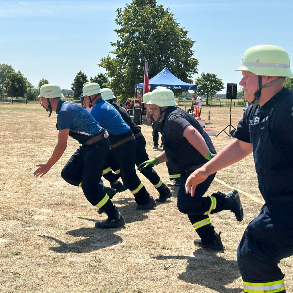 Am Ende hieß es Rang 10 für die Männer der Freiwilligen Feuerwehr Borstel beim Kreisausscheid im Tangermünder Ortsteil Buch.