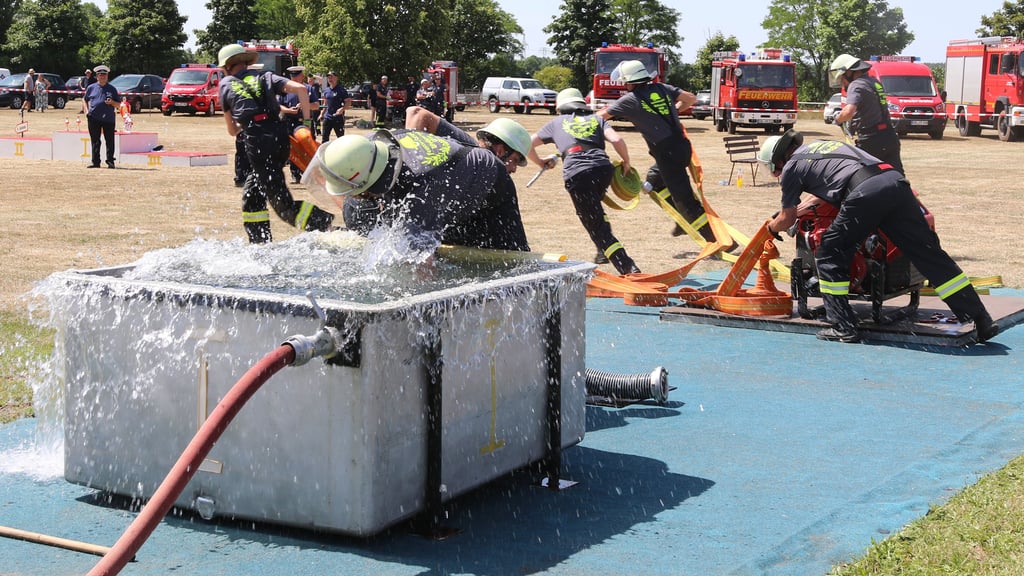 Die Freiwillige Feuerwehr Wollenrade trat beim Kreisausscheid des Landkreises Stendal 2025 an.