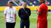 Beim ersten WM-Spiel waren Sportdirektor Christoph Freund (l) und Sportvorstand Max Eberl in den USA noch vereint. Rechts Trainer Vincent Kompany.