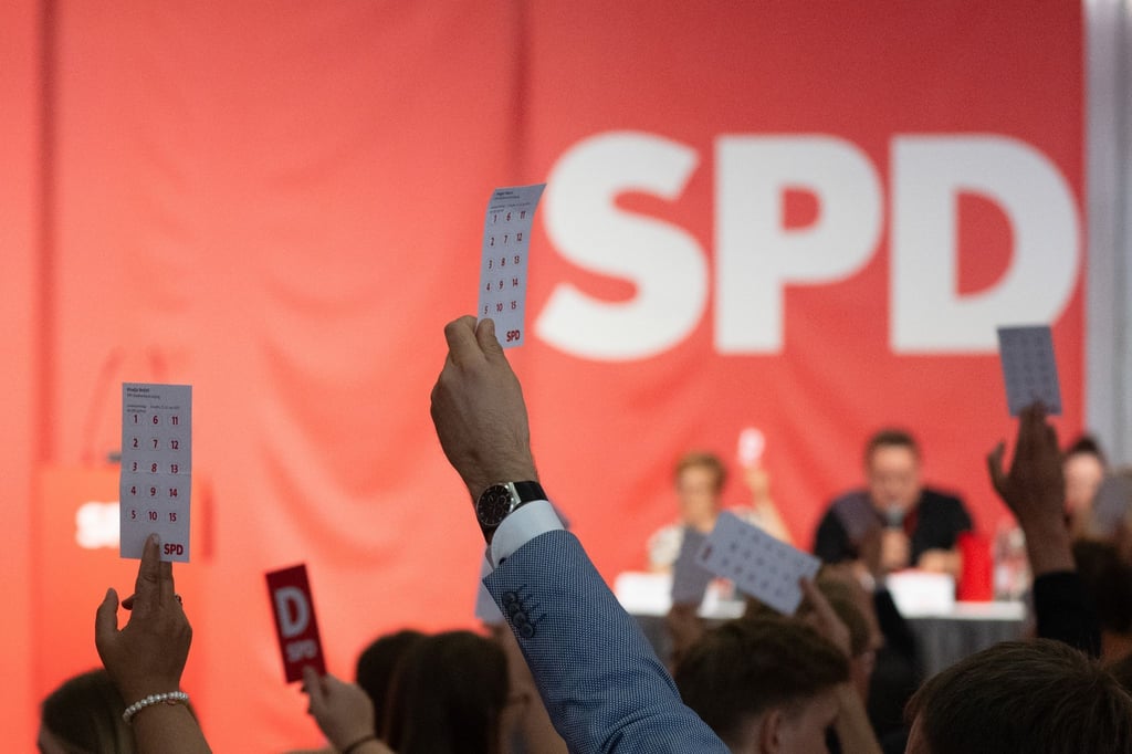 Die SPD in Sachsen unterstützt einen Antrag für ein AfD-Verbot.