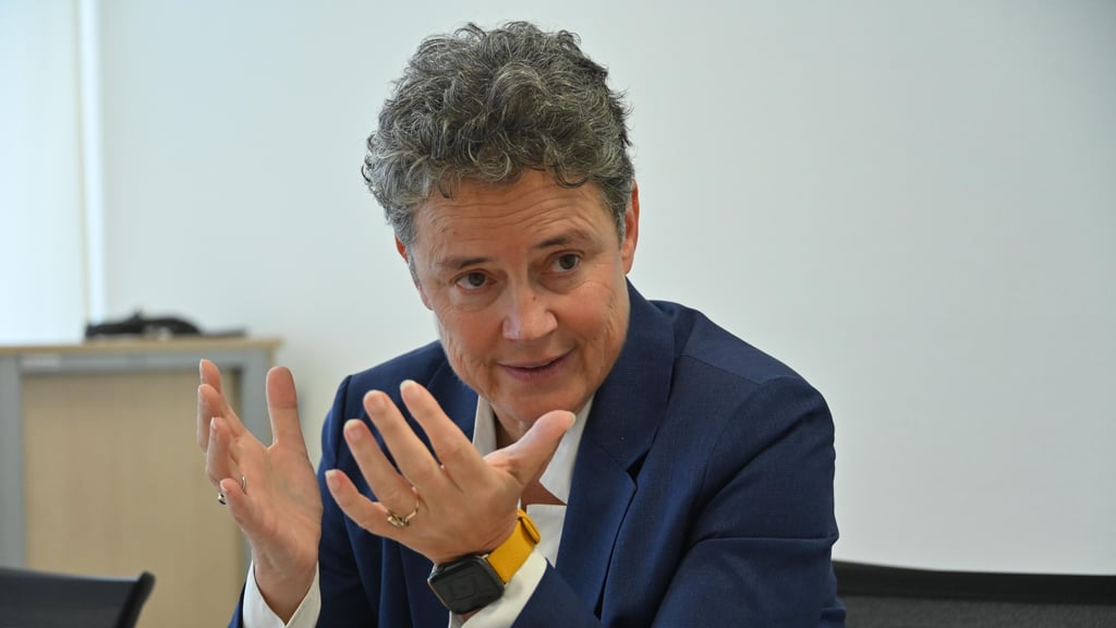 Themen wie die A14-Nordverlängerung, Straßenbau und marode Brücken beschäftigen sie: Ministerin Lydia Hüskens (FDP) ist seit 2021 zuständig für Verkehr, Bauen und Digitales in Sachsen-Anhalt.