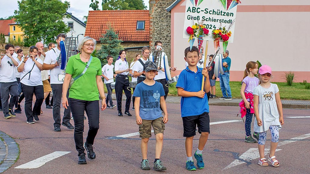 Auch der Umzug durch den Ort hat Tradition.