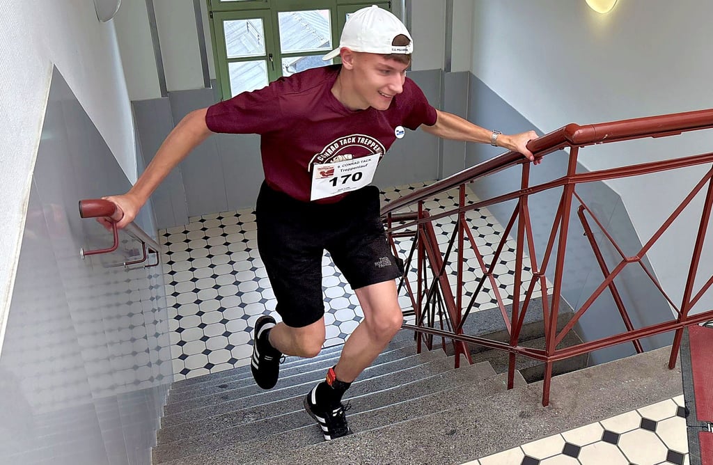 Nick Luda ist einer der Teilnehmer vom Treppenlauf, bei dem es 94 Stufen zu erklimmen gilt.