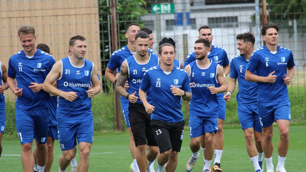 Zurück auf dem Grün: Der 1. FC Magdeburg absolvierte seine erste öffentliche Trainingseinheit vor der Saison 2025/26.